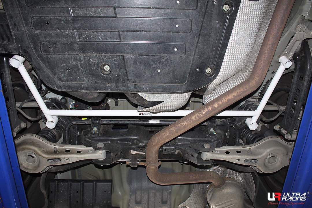 Ultra Racing - 4pt Rear Lower Brace -  2016+ Malibu - UR-RL4-3804