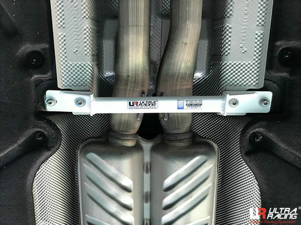 Ultra Racing - 2pt Middle Lower Brace - MERCEDES-BENZ S350/500 (W221) 2007-2013 - UR-ML2-2051