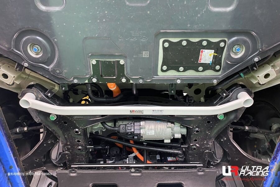 Ultra Racing - 2pt Front Lower Brace - 2022+ Hyundai IONIQ 5 (NE) / KIA EV6 (CV) 2022 - UR-LA2-4278