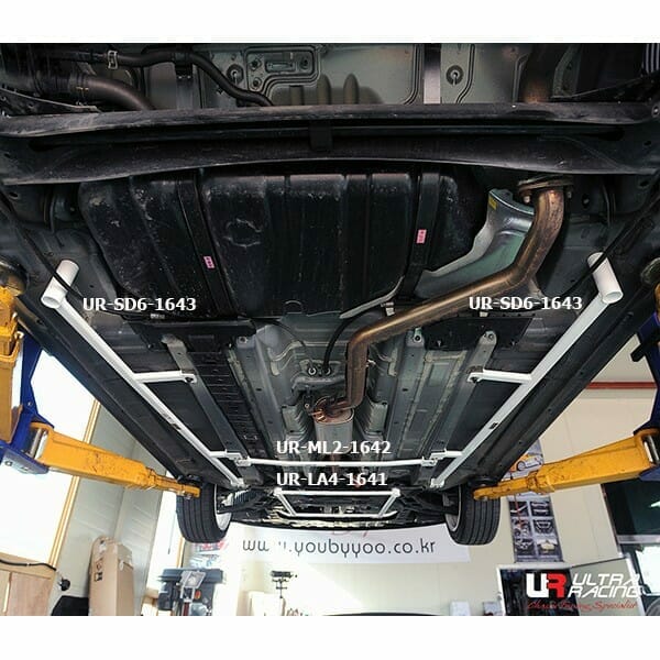 Ultra Racing - 2pt Middle Lower Brace - KIA FORTE / KOUP K3 (YD) 2014-2018 - UR-ML2-1642