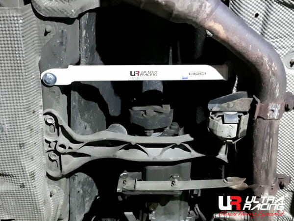 Ultra Racing - 2pt Middle Lower Brace - 1996-2002 BMW Z3 (E37) - UR-ML2-2973