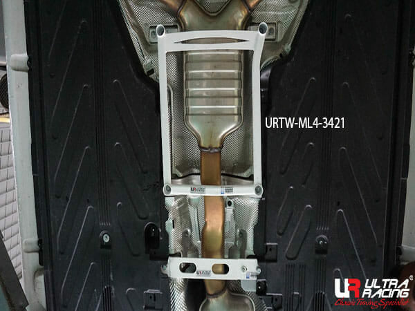 Ultra Racing - 4pt Middle Lower Brace - MERCEDES-BENZ C-CLASS (W205) 2015-2019 - UR-ML4-3421