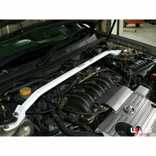 Ultra Racing - 2pt Front Strut Tower Brace - 2000-2003 Nissan Maxima (A33) / 2000-2001 Infiniti I30 (A33) / 2002-2004 Infiniti I35 (A33) - UR-TW2-332