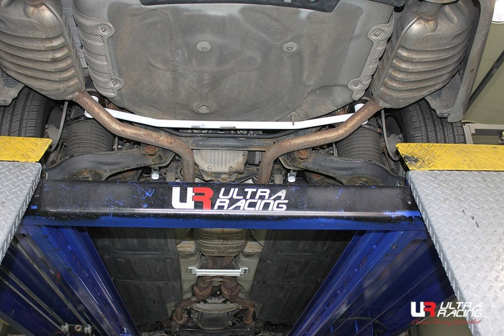 Ultra Racing - 2pt Rear Lower Brace - HYUNDAI GENESIS SEDAN (BH) 2009-2014 - UR-RL2-2184