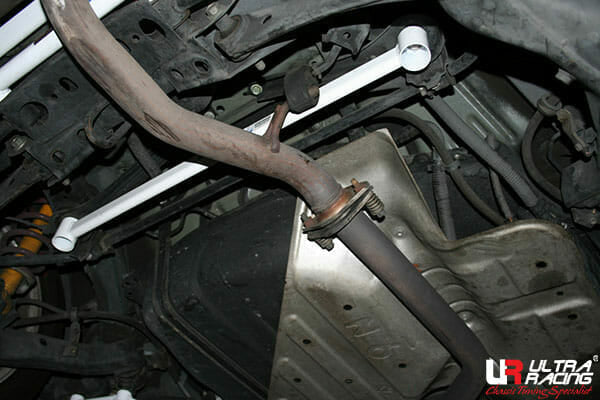 Ultra Racing - 2pt Rear Lower Brace - 2005-2010 Scion tC (AT10) - URUS-RL2-2468