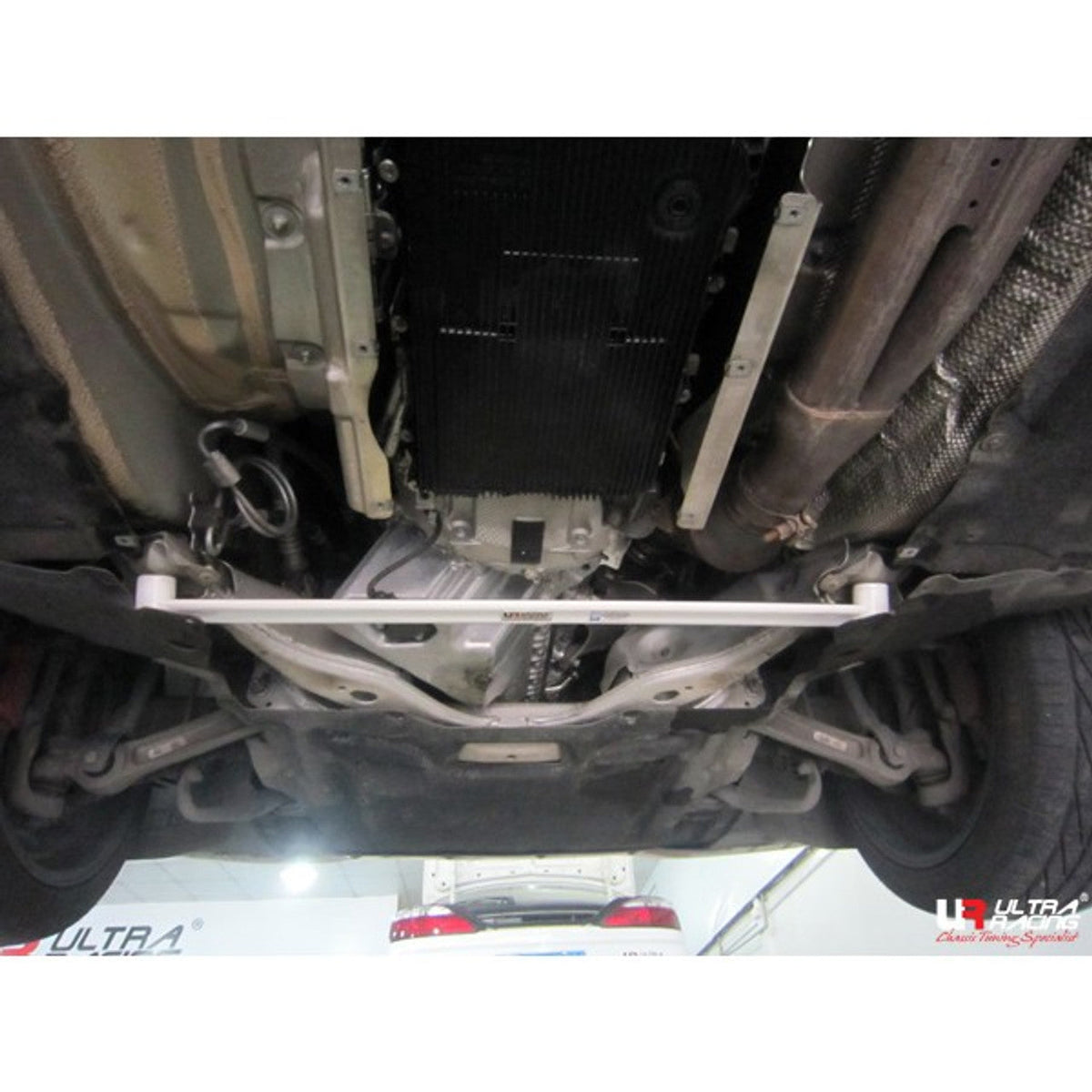 Ultra Racing - 2pt Front Lower Brace - BMW 6 SERIES COUPE (E63) 2004-2010 - UR-LA2-1902