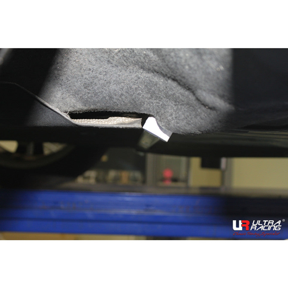 Ultra Racing - 2pt Front Lower Brace - BMW 2 SERIES (F22 COUPE) 2014-2019 - UR-LA2-2543