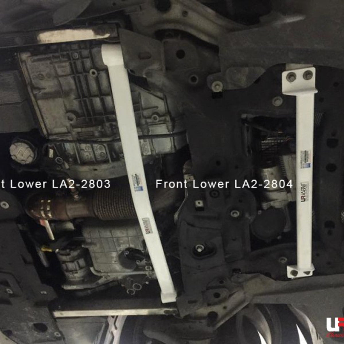 Ultra Racing - 2pt Front Lower Brace - MERCEDES-BENZ CLA (C117) 2014-2019 - UR-LA2-2803