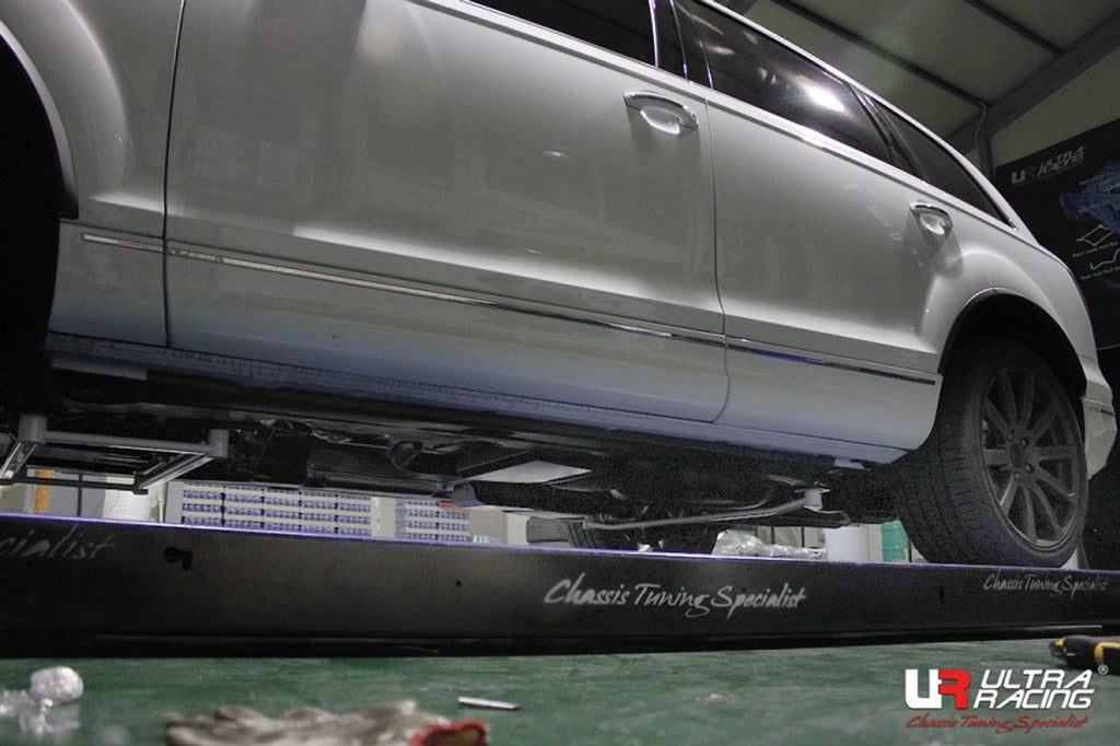 Ultra Racing - 4pt Front Lower Brace - Audi Q / QS - UR-LA4-865