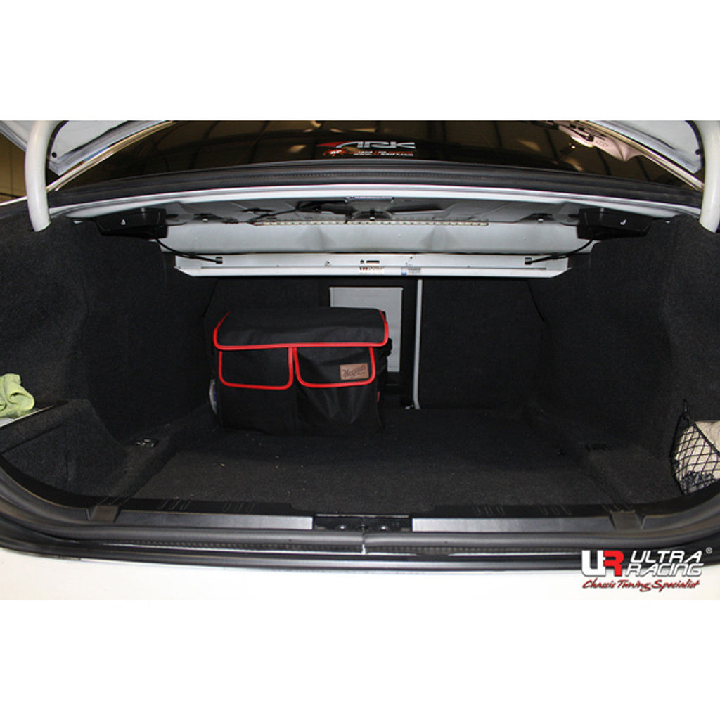 Ultra Racing - 2pt Rear Strut Brace - BMW 5 SERIES M5 (E60) 2003-2010 - UR-RE2-2744