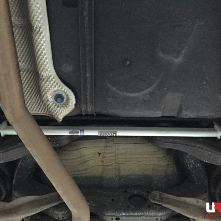 Ultra Racing - 2pt Rear Lower Brace - MERCEDES-BENZ A-CLASS (W176) 2012-2017 - UR-RL2-2807