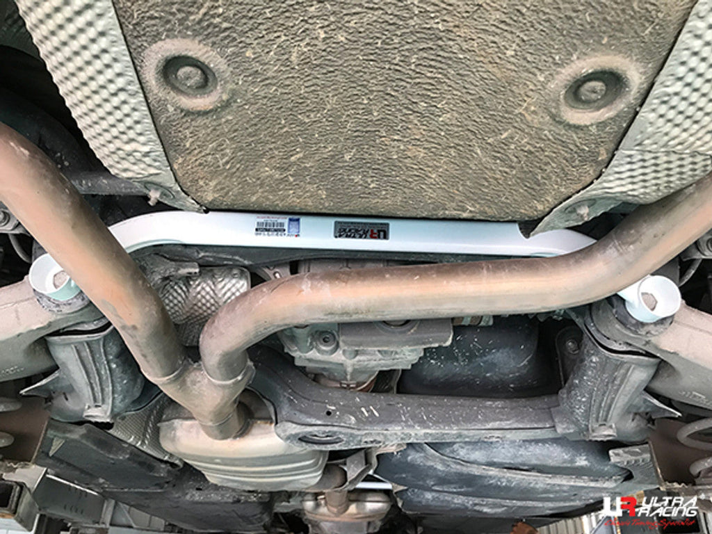 Ultra Racing - 2pt Rear Lower Brace - Audi Q / QS - UR-RL2-3018