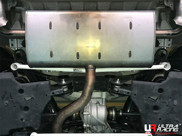 Ultra Racing - 2pt Rear Lower Brace - 2018+ Volvo XC40 - UR-RL2-4166