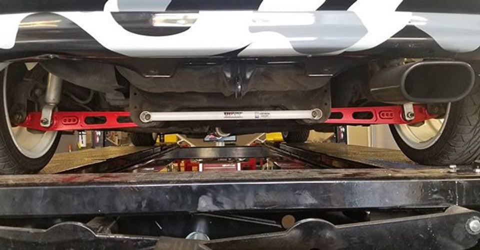 Ultra Racing - 2pt Rear Lower Brace - 1996-2000 Honda Civic - UR-RL2-686