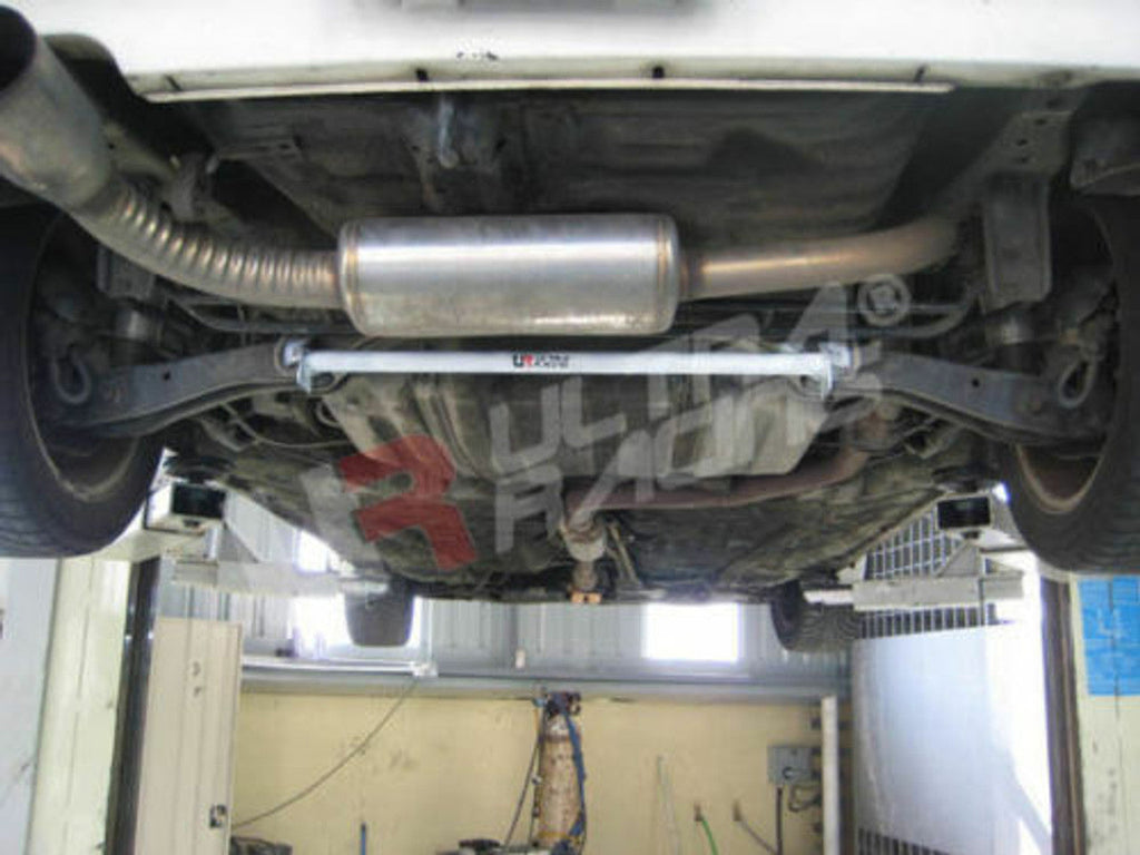 Ultra Racing - 2pt Rear Lower Brace - HONDA CIVIC (EF9) HATCH 1988-1991 - UR-RL2-831