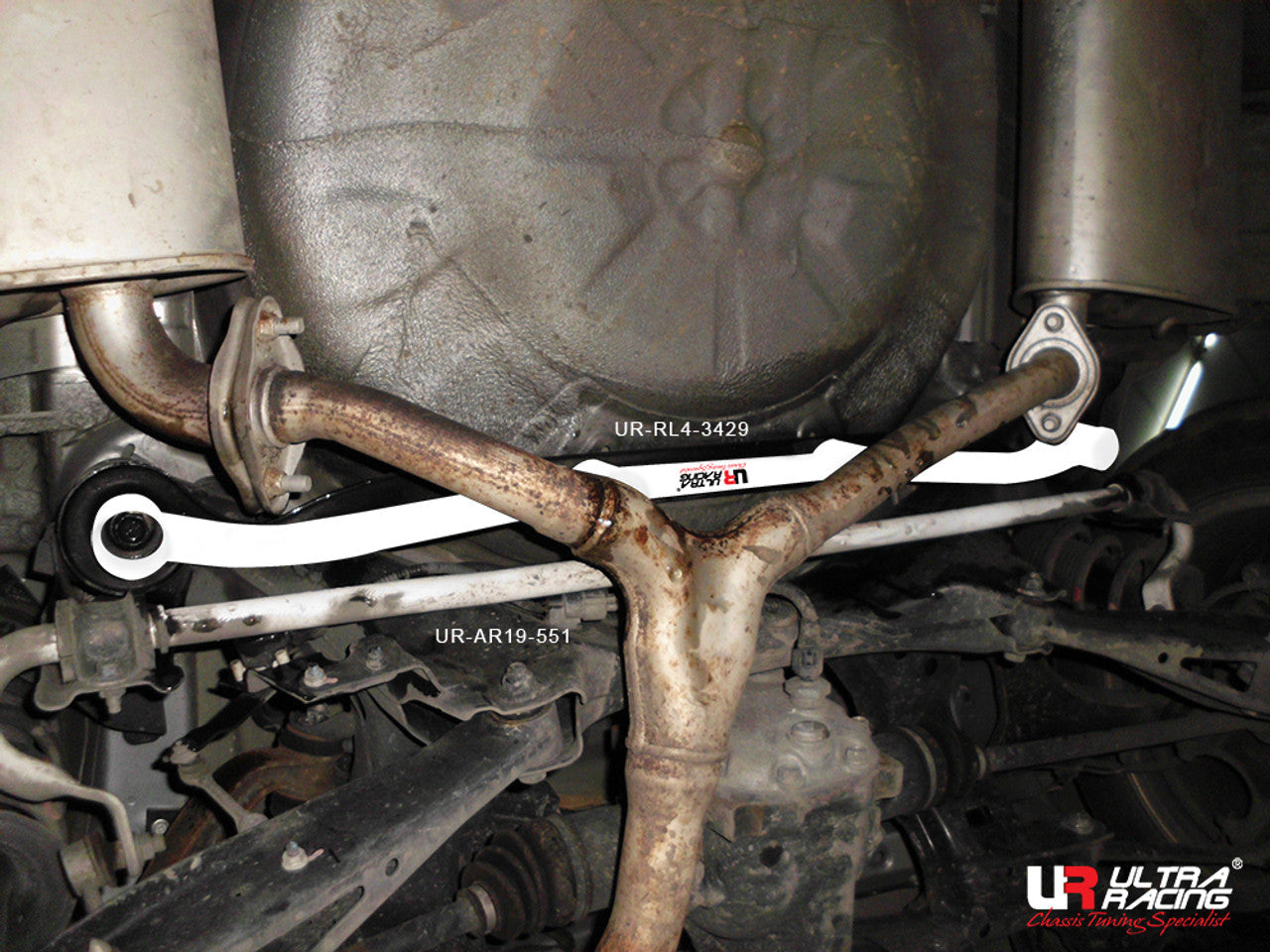 Ultra Racing - 4pt Rear Lower Brace - SUBARU FORESTER XT (SJ) 2014-2018 - UR-RL4-3429