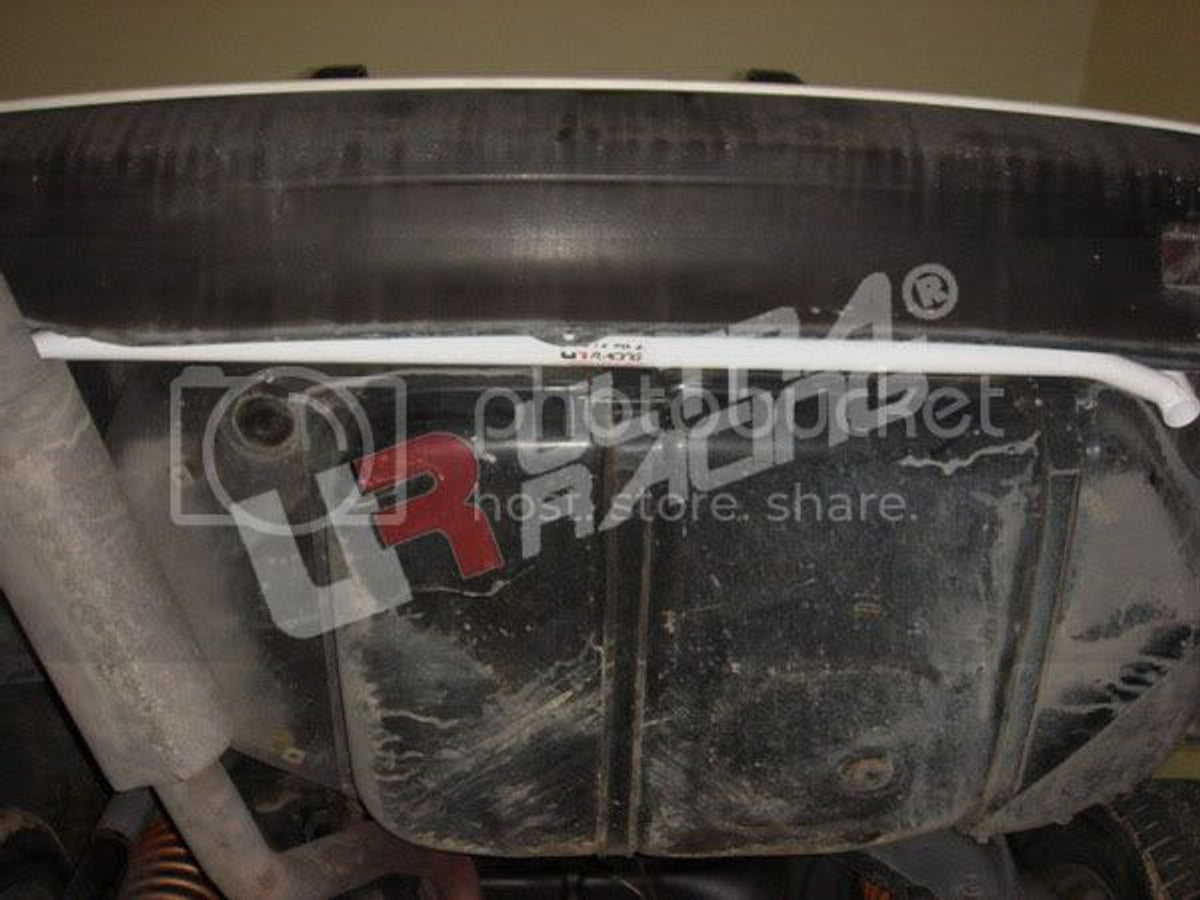 Ultra Racing - 2pt Rear Torsion Brace - Toyota COROLLA (AE86) 1983-1987 - UR-RT2-261