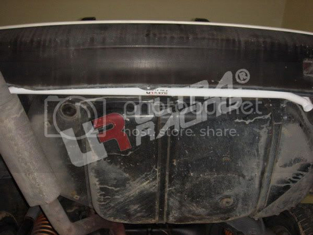 Ultra Racing - 2pt Rear Torsion Brace - Toyota COROLLA (AE86) 1983-1987 - UR-RT2-261