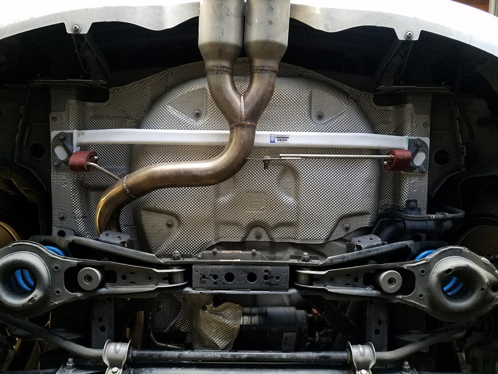 Ultra Racing - 2pt Rear Torsion Brace - FORD FOCUS ST (MKIII C346) 2012-2018 - UR-RT2-3122