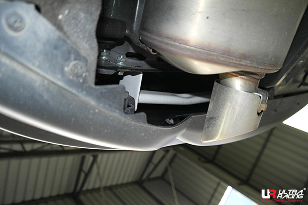 Ultra Racing - 2pt Rear Torsion Brace - HONDA HR-V (RU) 2016-2020 - UR-RT2-3285