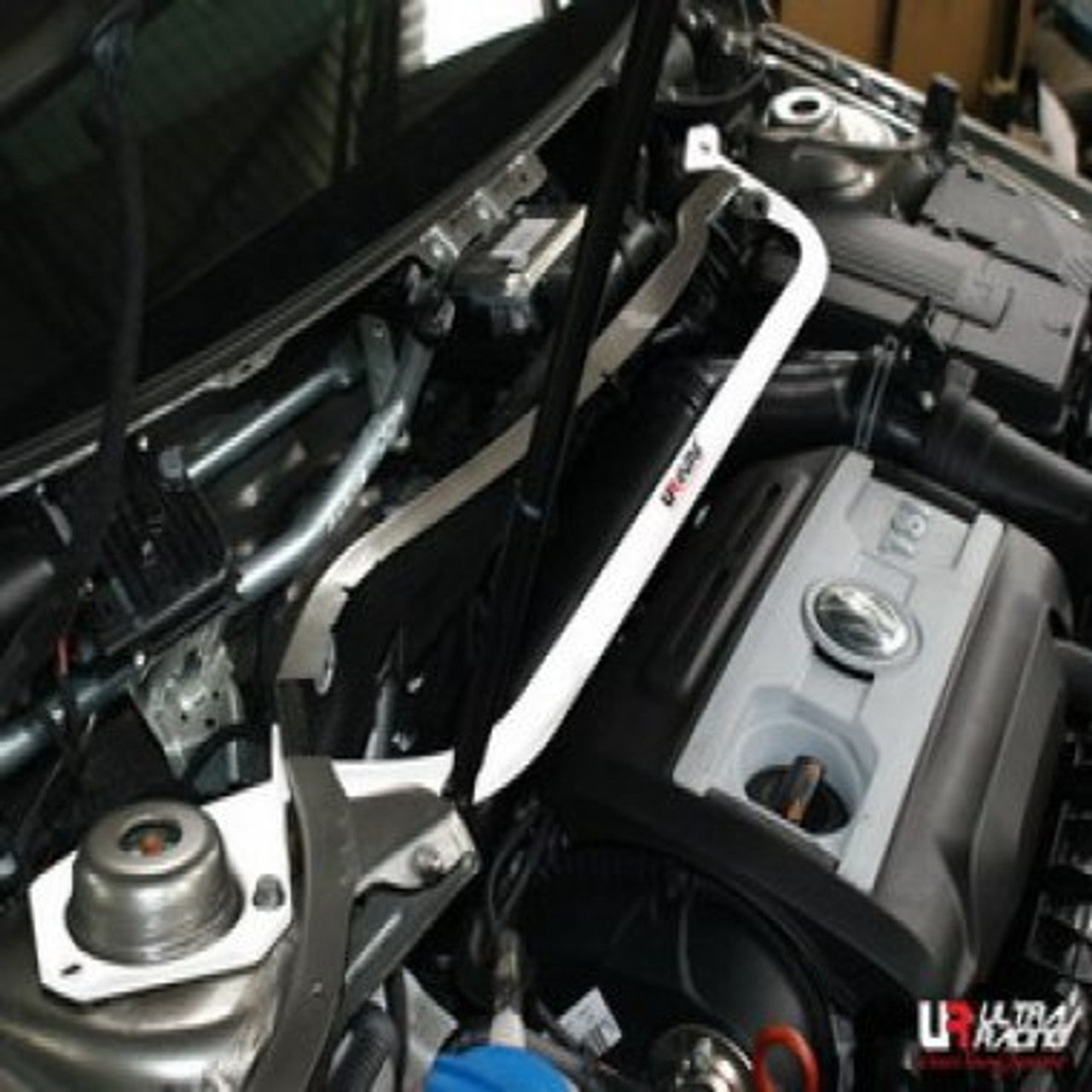 Ultra Racing - 2pt Front Strut Tower Brace - VOLKSWAGEN PASSAT (B7) 2011-2015 - UR-TW2-1252