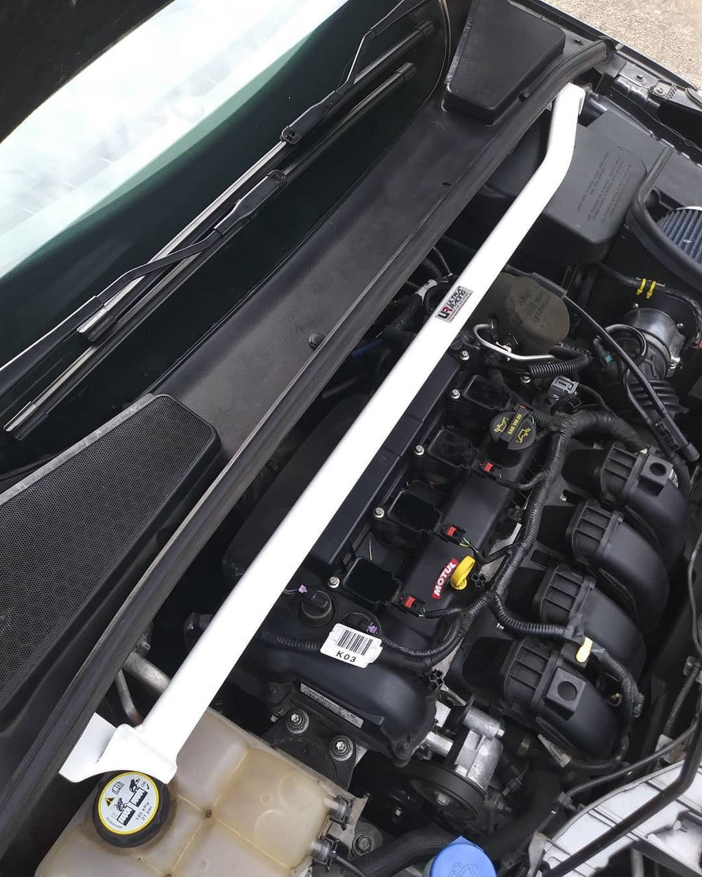 Ultra Racing - 2pt Front Strut Tower Brace - FORD FOCUS (MKIII) 2012-2018 - UR-TW2-3446