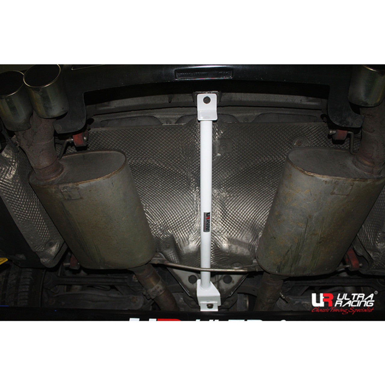 Ultra Racing - 2pt Rear Lower Brace - BMW 3 SERIES (E93 CONV.) 2007-2013 - UR-RL2-2614
