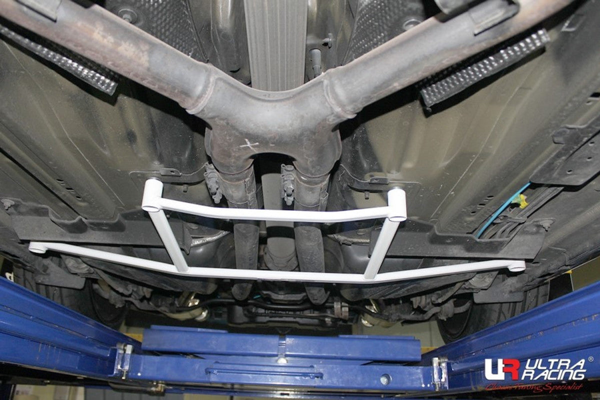 Ultra Racing - 4pt Rear Lower Brace - FORD MUSTANG (S197) 2005-2014
