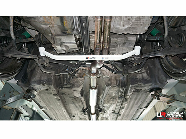 Ultra Racing - 2pt Front Lower Brace - 1992-1996 Honda Prelude (BB1-BB4) / 1997-2001 Honda Prelude (BB5-BB6) - UR-LA2-737